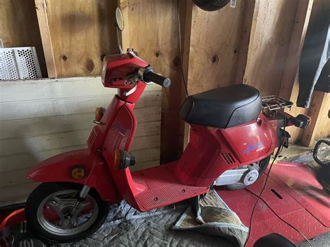 Used (normal wear), 1-left all original <b>Honda</b> <b>spree</b> 50cc 2-stroke Bought new in California has California pink slip / clean title has good tires and new seat cover Both run great! both have new carburetors, batteries, fuel lines & good tires ready to ride Fun for everyone! Make offer there fun and would make a great lil cosmetic project similar to <b>Honda</b> elite or yamaha razz dio jog nq50 ns50. . Honda spree for sale